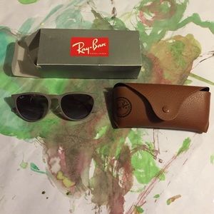 BNIB Ray Ban Erika RB4171