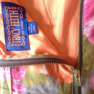 ✨Free w any $30 purchase✨
Tracy Feith Floral Dress