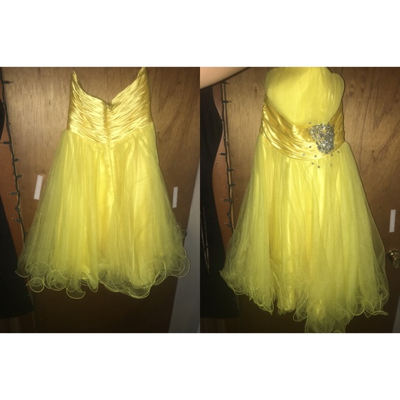 Short yellow dress