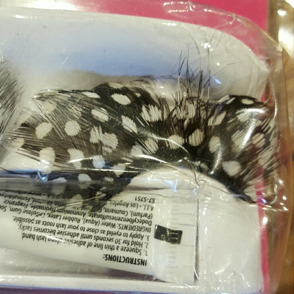 Eyelashes - Picture 3 of 3