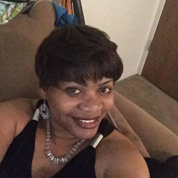 Meet your Posher, Debra