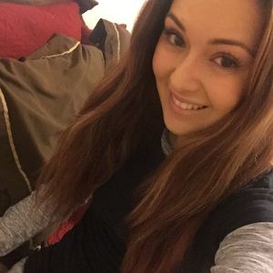 Meet your Posher, Alecia