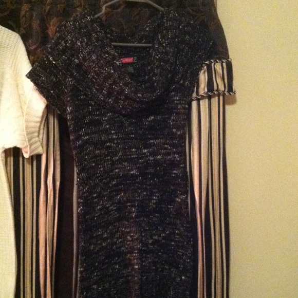 Sweaters - Picture 3 of 3