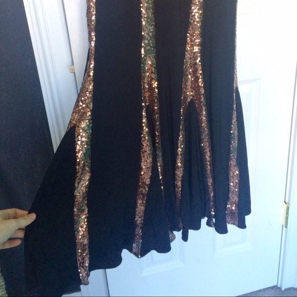 Gorgeous shimmering Faviana prom dress! - Picture 2 of 4