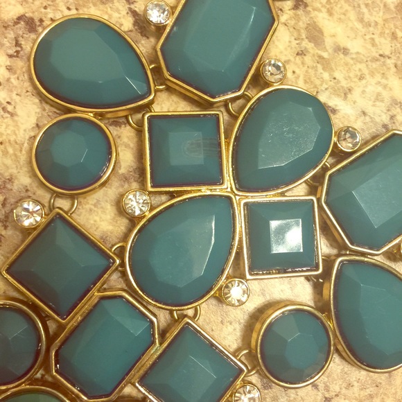 Beautiful green, gold, and crystal necklace