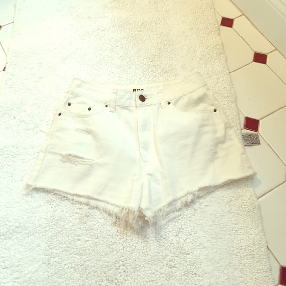 White high waisted shorts