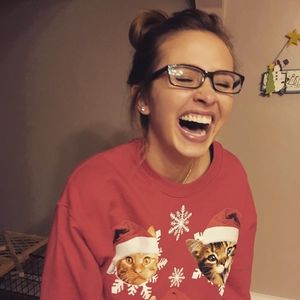 Meet your Posher, Laena