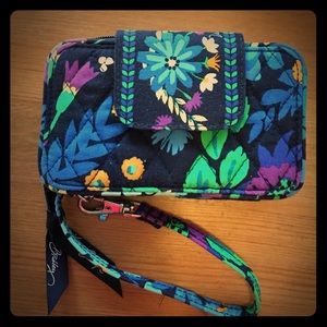 Vera Bradley smartphone wristlet