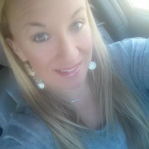 Meet your Posher, Pamela