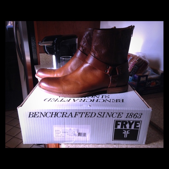 Men's frye boots size 11.5. Worn once