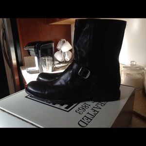 Men's Phillips harness inside zip frye boots .