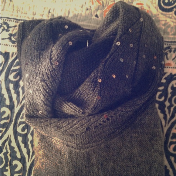 Adorable sweater with sequins!  Nbw.nwt!!