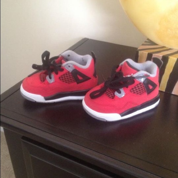Jordan shoes toddler size 5