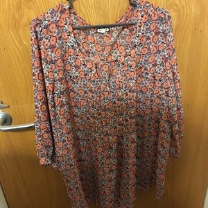 3/4 length sleeved flowered flowing shirt
