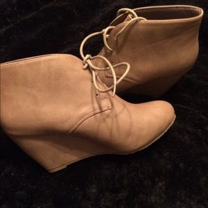 Taupe shoes/booties