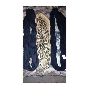 3 infinite scarfs never worn
