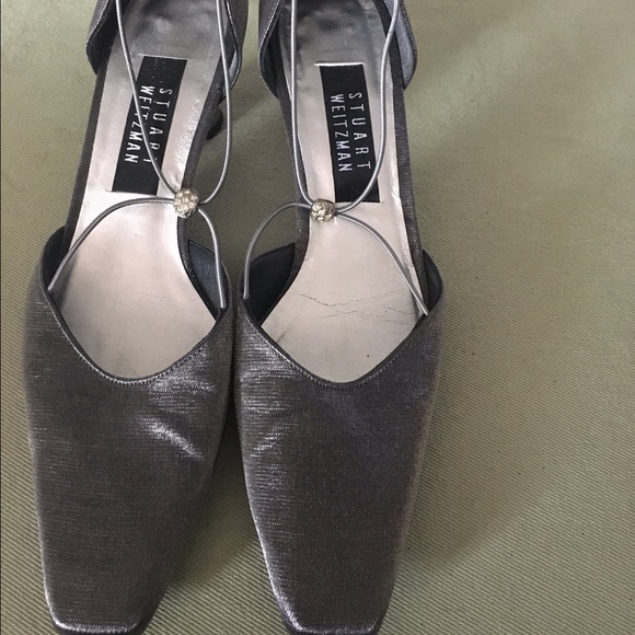 Stuart Weitzman gray kitten heels