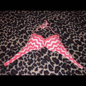 ON HOLD‼️‼️ Chevron Pattern Push Up Bikini Top