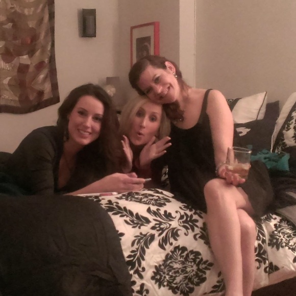 Meet your Posher! I LOVE OFFERS!! - Picture 4 of 4