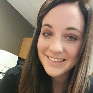 Meet your Posher, Lura