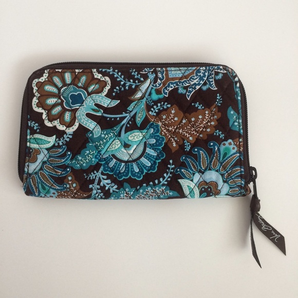 vera bradley zip around wallet