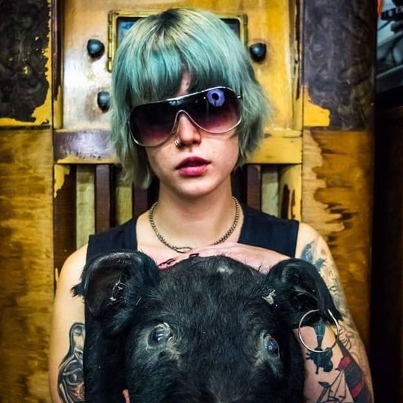 Meet your Posher, Merry - Picture 1 of 1