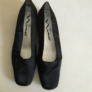 Awesome Nina leather pumps
