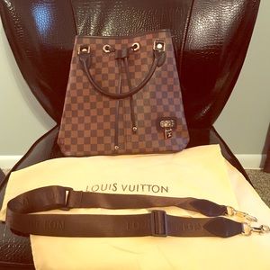 Large handbag! Brand new! Never been used!