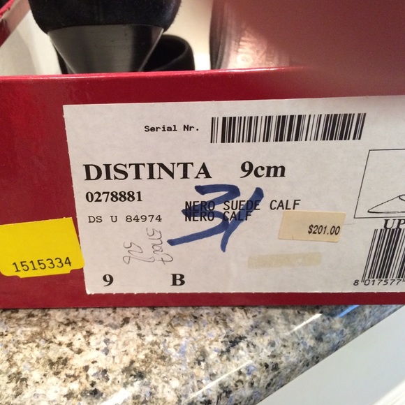 Gorgeous Ferragamo heels for sale! - Picture 4 of 4