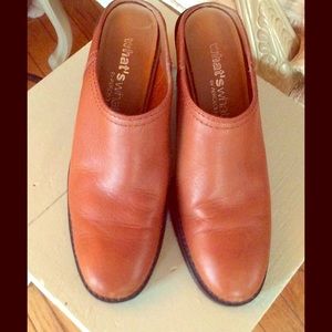 Aerosoles Woman,s Tan Mules Size 6