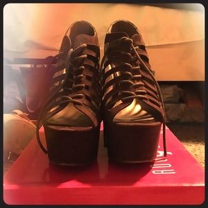 ❌SOLD❌Brown wedges