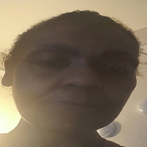 Meet your Posher, Danielle - Picture 1 of 1