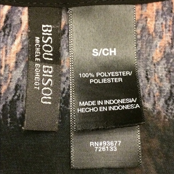 Cool Blouse by Bisou Bisou - Picture 3 of 3