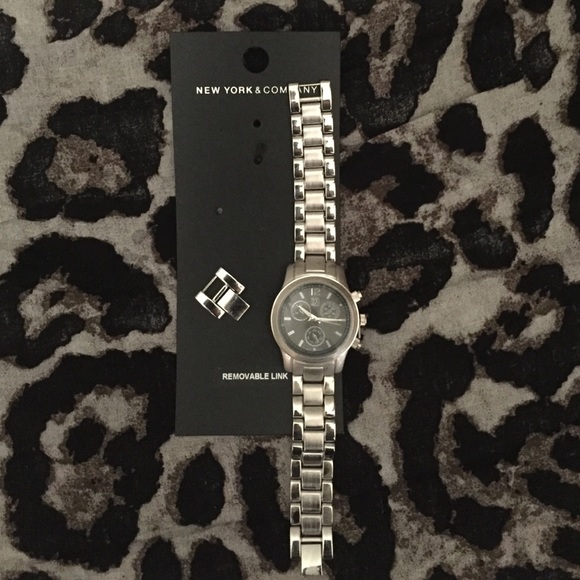 !!! SOLD!!! New York & Co. Silver link watch
