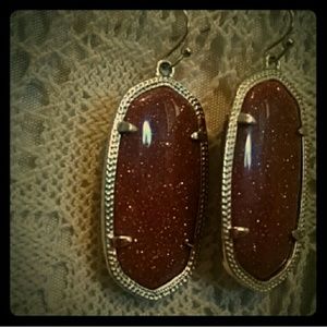 Elle Kendra Scotts in goldstone