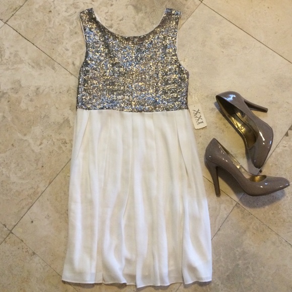 NEW!!! Amazing Forever 21 white sequin white dress S