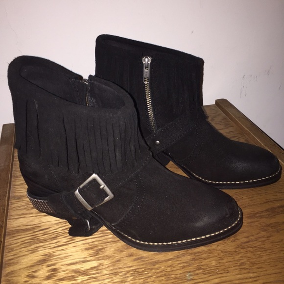 Steve Madden Shoes - Steve Madden Cavvo Fringed Bootie Boot Harness 7.5