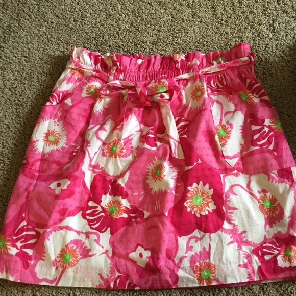 Lilly Pulitzer stretch skirt in size large