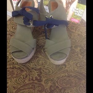 Tory Burch Wedge Sandals Size 9 Tory Burch Wedge Sandals Size 9