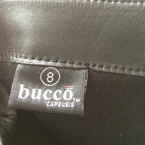 Black leather boots Size 8. - Picture 3 of 3