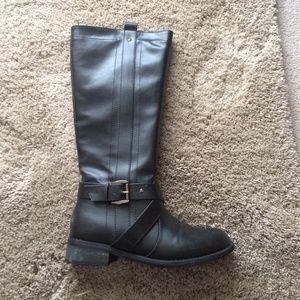 Black leather boots Size 8.