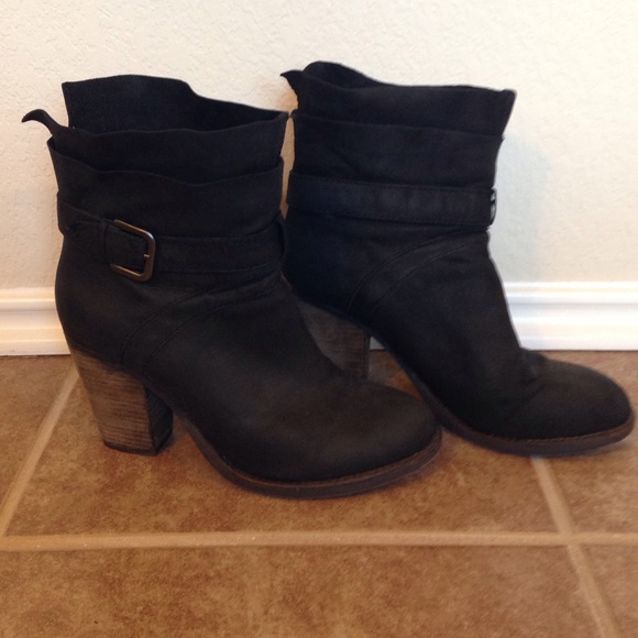 1 HOUR SALE!  Steven by Steve Madden boots