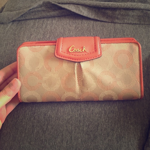 COACH WALLET 100% AUTHENTIC