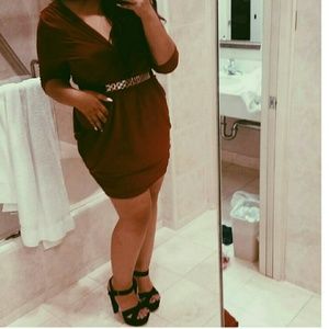 Burgendy long sleeves dress with gold belt