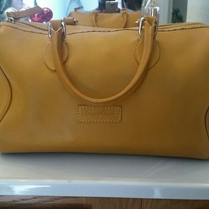 Dooney & Bourke hand bag