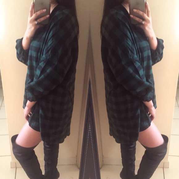Tops - Oversized Plaid Top