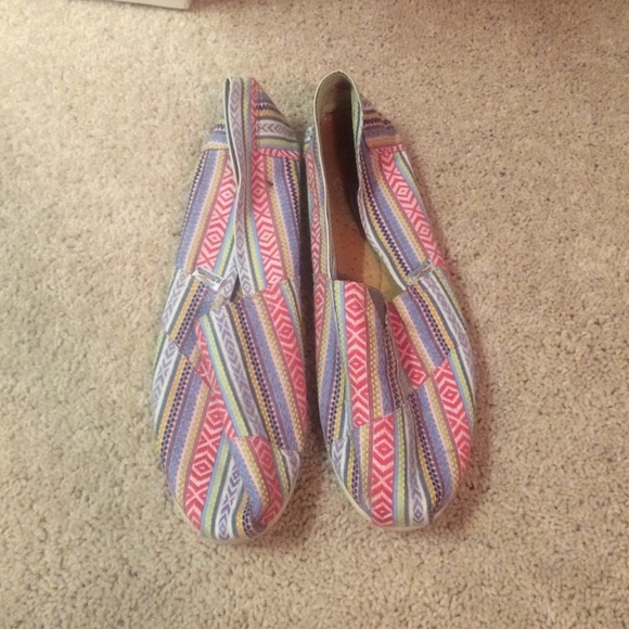Tom like slip ons