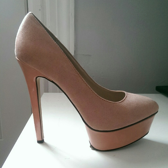 Breckelle's Pointed Toe Platform Pumps