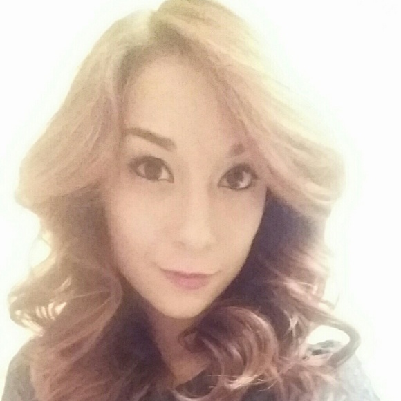 Meet your Posher, Bri - Picture 1 of 1