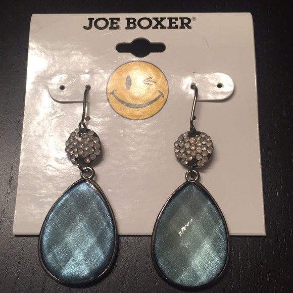 Earring - Picture 1 of 2